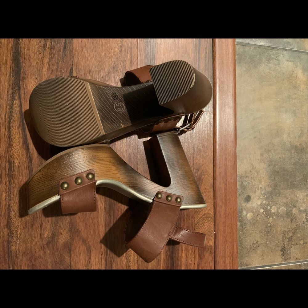 Shoes - Picture 5 of 5